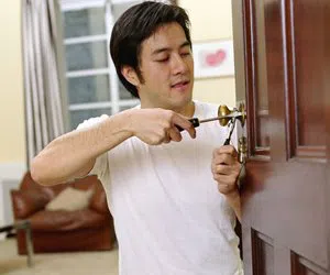 General Locksmith Store Elmwood Park, NJ 201-428-9080 - changing-locks